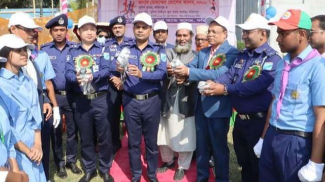 পুলিশ লাইন্স স্কুল এন্ড কলেজে বার্ষিক ক্রীড়া প্রতিযোগিতা ও পুরস্কার বিতরণী অনুষ্ঠিত 