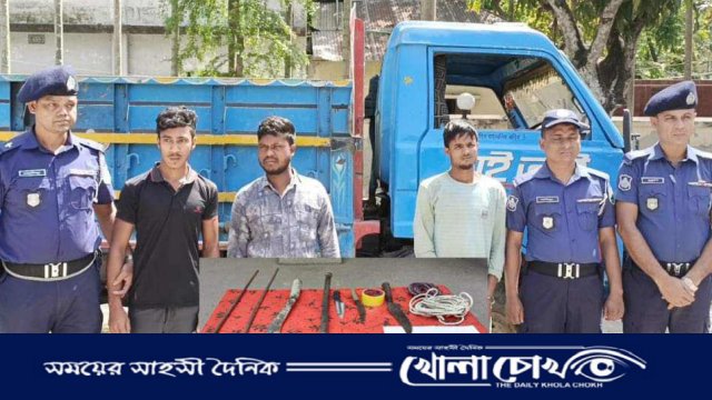 রানীনগরে ডাকাতির প্রস্ততিকালে অস্ত্রসহ আটক-৪