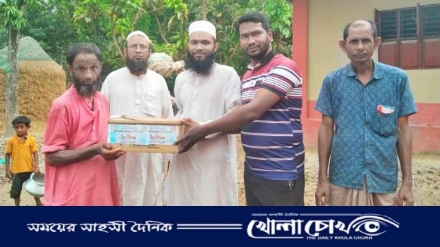 আত্রাইয়ে দরিদ্রদের মাঝে ঈদ উপহার বিতরণ 