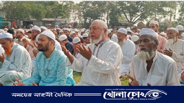 সরাইলে চোখের জল ভাসিয়ে বৃষ্টির জন্য ইসতিসকার নামাজ আদায়