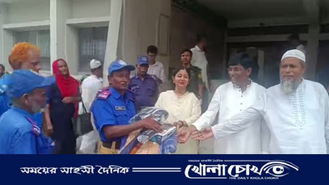 ফরিদপুর সদর উপজেলার উদ্যোগে গ্রাম পুলিশদের মধ্যে বিভিন্ন সামগ্রী বিতরণ 