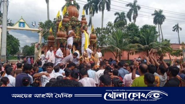 ফরিদপুরে পালিত হয়েছে উল্টো রথযাত্রা উৎসব  