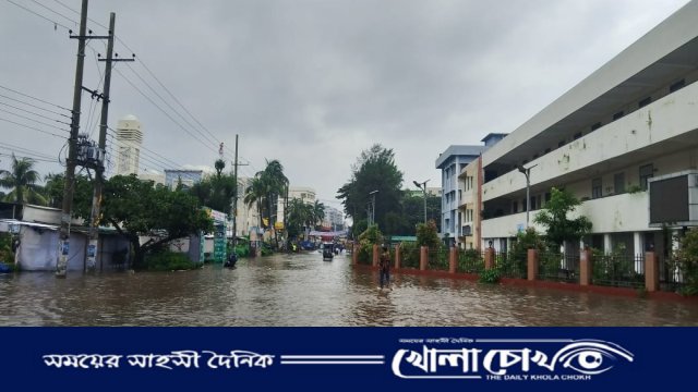 ২৪ ঘন্টায় ২৮৫ মি.মি বৃষ্টিপাত, রেকর্ড বৃষ্টিতে ডুবলো নোয়াখালী শহর, চরম দুর্ভোগে মানুষ 