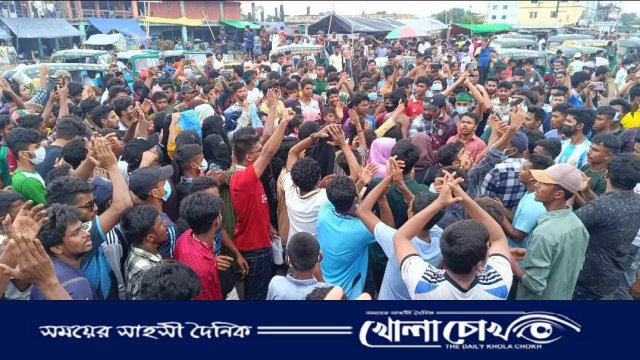 ব্রাহ্মণবাড়িয়ায় মহাসড়কে অবস্থান নিয়ে শিক্ষার্থীদের বিক্ষোভ