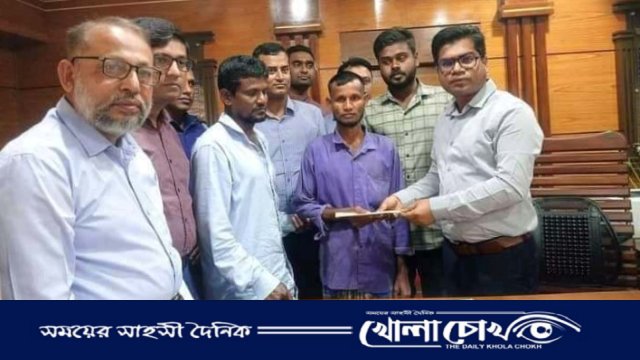 মহম্মদপুরে বৈষম্য বিরোধী ছাত্র আন্দোলনে নিহত শহীদ ২পরিবারকে উপজেলা প্রশাসনের আর্থিক সহযোগিতা প্রদান 