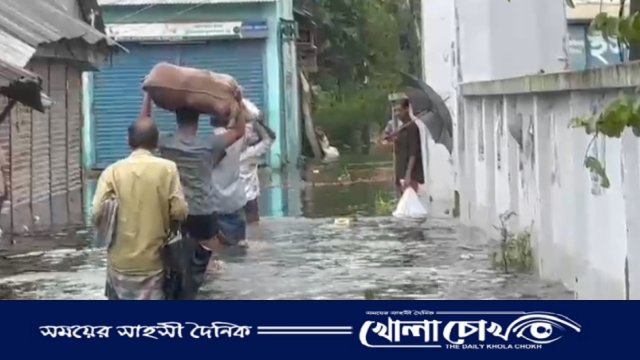 বন্যার পরিস্থিতি উন্নতি হওয়ায় লোকজন নিজ নিজ বাড়ি ঘরে ফিরছে