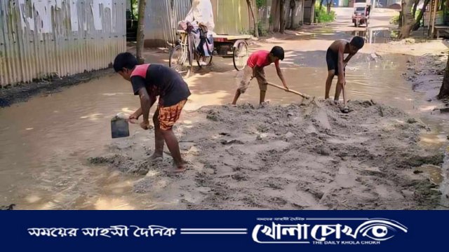 মহম্মদপুরে ভোগান্তির সড়কটি নিজের অর্থ দিয়ে সংস্কার করলেন মোস্তাফিজুর রহমান জুয়েল 