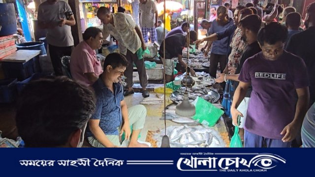 ফরিদপুরে হাজী শরীয়তুল্লাহ বাজারের লাইসেন্সধারী ব্যবসায়ীদের টোল মুক্ত ঘোষণা