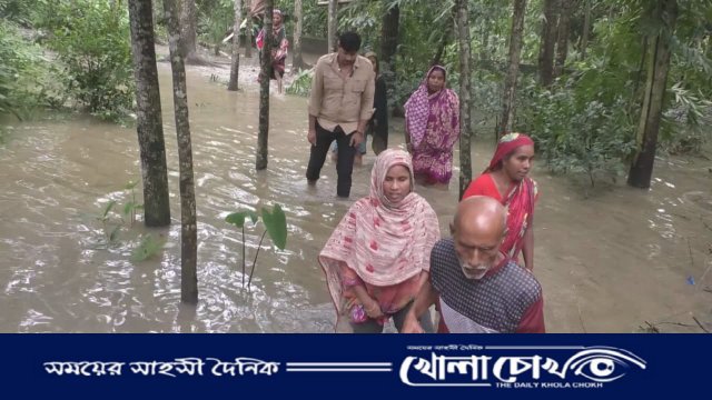 কুমারখালীতে পানি নিষ্কাশনের ব্যবস্থা না থাকায় শতাধিক তাঁতি পরিবার পানিবন্দী 