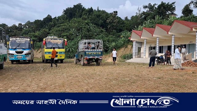 বান্দরবানের রুমায় নতুন স্টেশন থেকে বাস সার্ভিস চালু হয়েছে