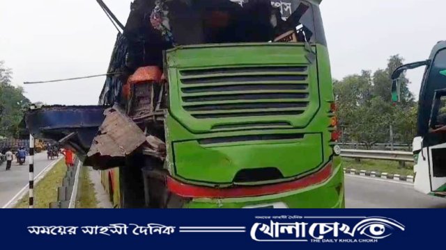 ভাঙ্গায় এক্সপ্রেসওয়েতে পৃথক ঘটনায় পরিবহন কভার্ডভ্যান- পরিবহন সংঘর্ষঃ দুই চালক নিহত - আহত২০