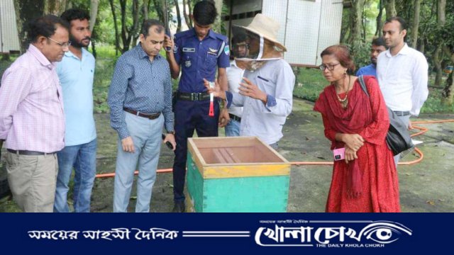 মাগুরা জেলা প্রশাসক এর ব্র্যাক সেন্টার আড়ৎ ও পণ্য উৎপাদন কেন্দ্র পরিদর্শন