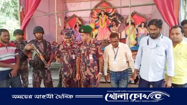 কসবায় বিজিবি সেক্টর কমান্ডারের পুজা মন্ডব পরিদর্শন