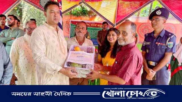 আত্রাইয়ে বিভিন্ন পূজামণ্ডপ পরিদর্শনে শুভেচ্ছা বিনিময় করেন জেলা প্রশাসক