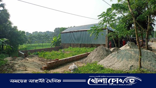 যুবদল নেতা পরিচয়ে আলফাডাঙ্গায় পানি উন্নয়ন  বোর্ডের জায়গা দখল পাকা স্থাপনা নির্মাণ