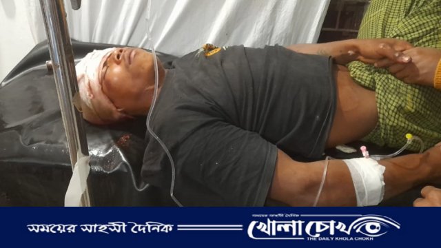 থানচিতে মাহেন্দ্র থেকে ছিটকে পড়ে যাত্রী আহত