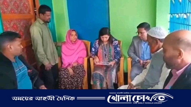 মহম্মদপুরে বৈষম্য বিরোধী ছাত্র আন্দোলনে নিহত-২ শহীদ পরিবারের বাড়িতে নবাগত ইউএনও 