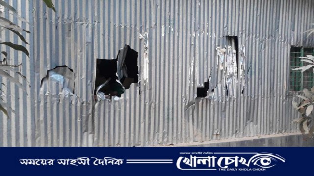 সালথায় যুবদল নেতার বাড়িতে বিএনপি নেতার হামলা-ভাংচুর