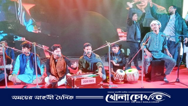 হিম উৎসবে কাওয়ালী গানে মুগ্ধ দর্শক 