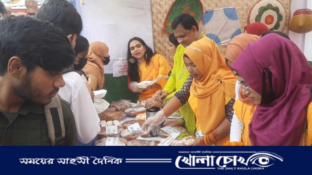 তারুণ্যের উৎসবে ব্রাহ্মণবাড়িয়া সরকারী কলেজে পিঠা উৎসব