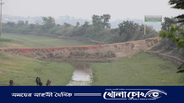 ব্রাহ্মণবাড়িয়ার লইসস্কার বিলে খাল ভরাট করে রাস্তা নির্মাণ,পরিবেশের মারাত্মক হুমকি