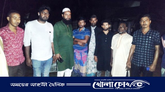 আগুনে পুড়ে ছাই কৃষকের ঘর, পাশে দাঁড়ালেন বনি ইউনিয়ন বিএনপি সভাপতি জাহাঙ্গীর কবির