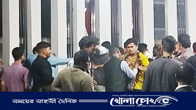 বিজয়নগরে শহীদ মিনারে ফুল দেওয়াকে কেন্দ্র করে বিএনপির দুই গ্রুপের সংঘর্ষ 