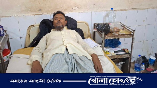 আশ্রয়ণ কেন্দ্রের ঘর বিক্রিতে বাধা দেওয়ায় কৃষকদল নেতাকে পেটালেন বিএনপি নেতা