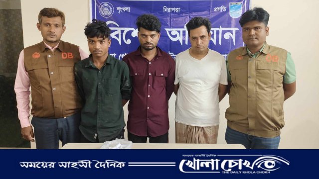 আশুলিয়ায়  ৫০০ গ্রাম গাঁজা ৬ গ্রাম হেরোইন সহ ৩ জন মাদক ব্যবসায়ী গ্রেফতার