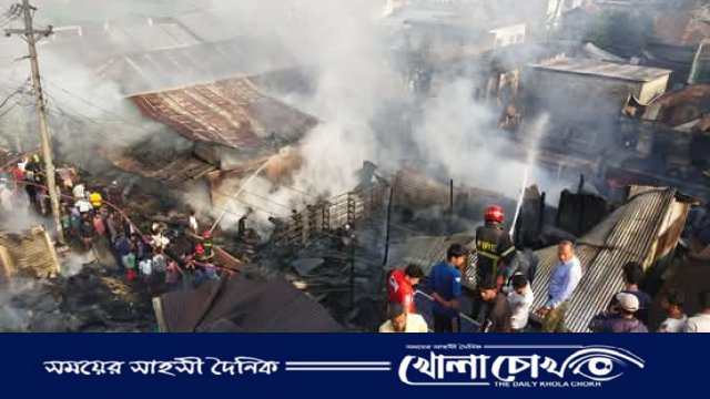 নেছারাবাদে ভয়াবহ অগ্নিকাণ্ড, ৪০টি দোকান ভস্মীভূত