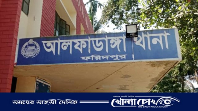 আলফাডাঙ্গায় টুপি ফেলার জেরে সংঘর্ষ, বাড়িঘর ভাঙচুর ও লুটপাট