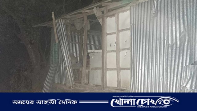 সালথায় দুই পক্ষের সংঘর্ষ, বাড়িঘর ভাঙচুর