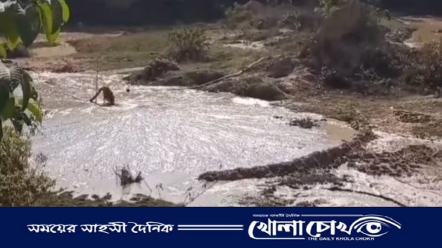 বান্দরবানে বিএনপি'র নাম ব্যবহার করে অবৈধ বালু উত্তোলন, সাংবাদিকদের হুমকি